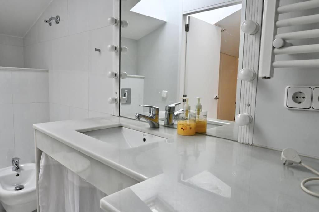 For You Rentals Apartamento Temporal Con Encanto A Pocos Metros Del Sol Myr13 Мадрид Екстериор снимка