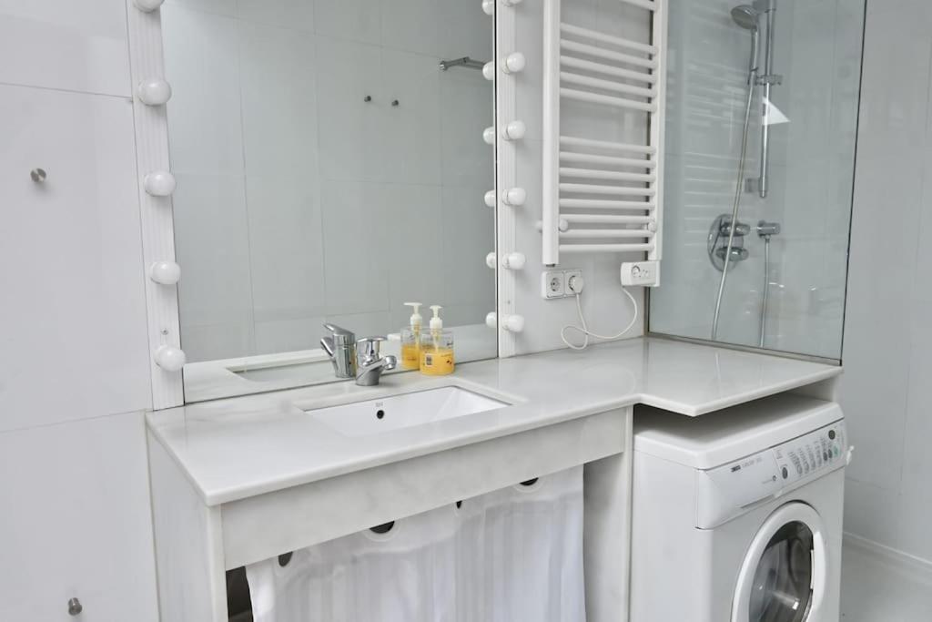 For You Rentals Apartamento Temporal Con Encanto A Pocos Metros Del Sol Myr13 Мадрид Екстериор снимка